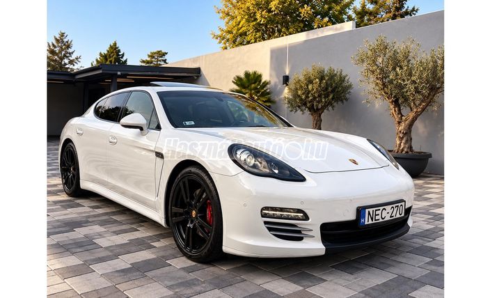 PORSCHE PANAMERA