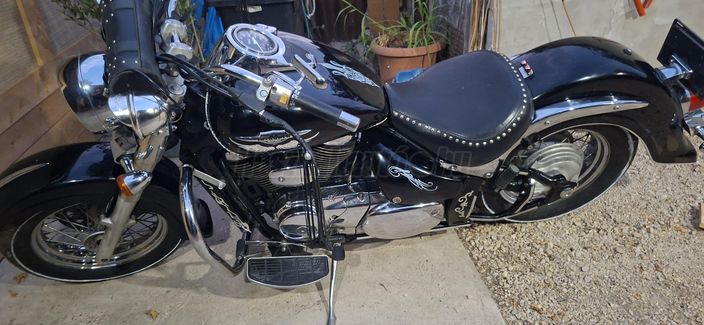 SUZUKI VL 800 (INTRUDER)