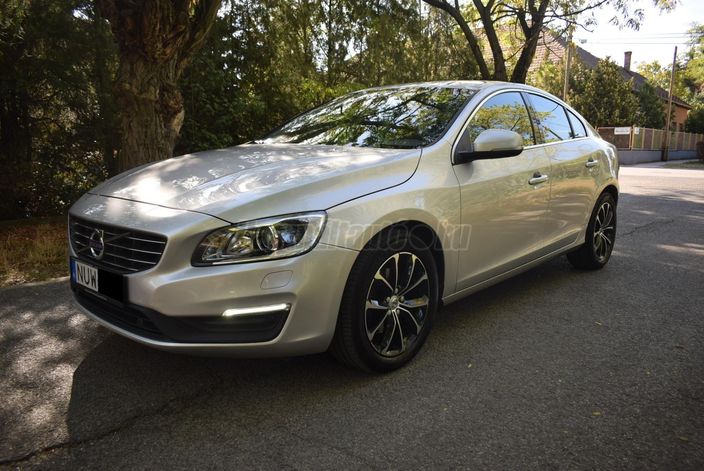 VOLVO S60 2.0 D [D3] Summum Geartronic