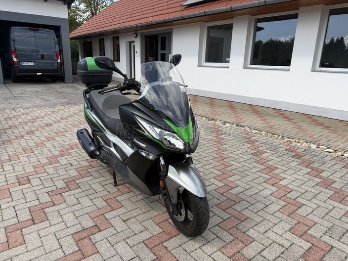KAWASAKI J 300