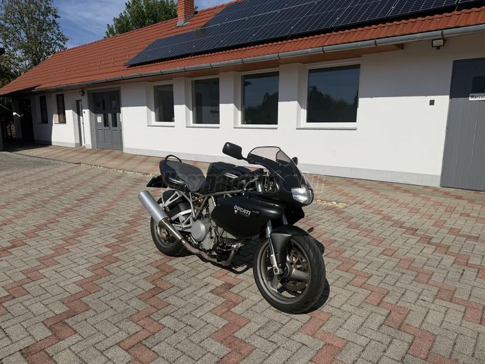 DUCATI 750