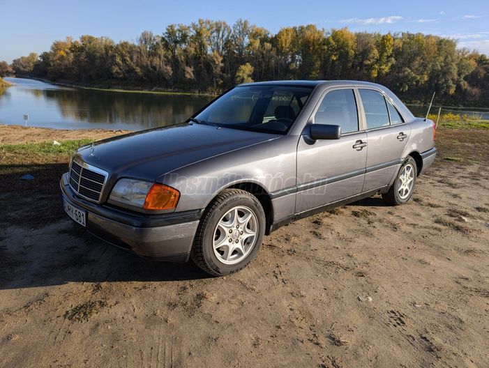 MERCEDES-BENZ C 220 D Elegance
