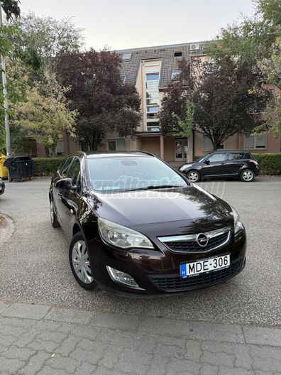OPEL ASTRA J Sports Tourer 1.4 T Enjoy