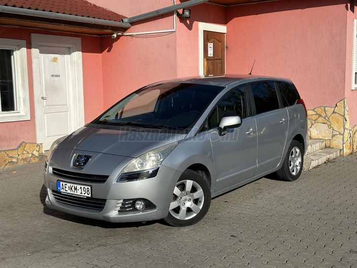PEUGEOT 5008 1.6 HDi Premium 2TR