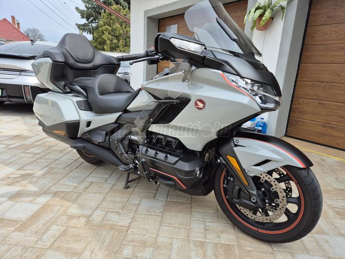 HONDA GL 1800 (GOLD WING)