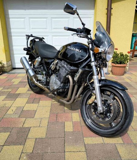 SUZUKI GSX 1200