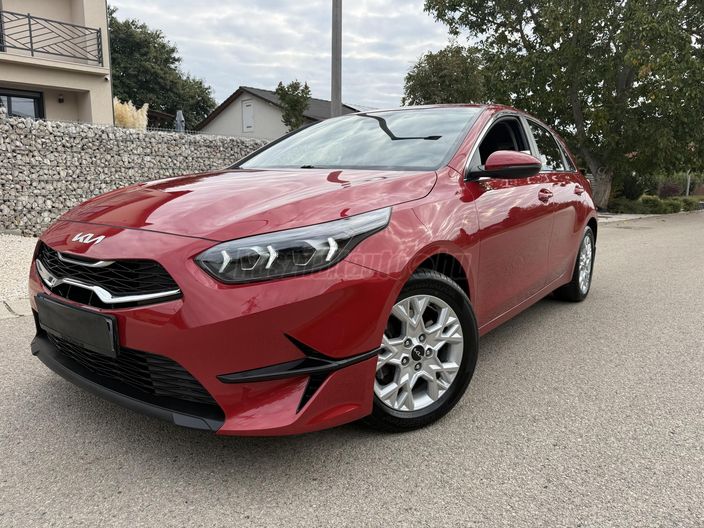 KIA CEE'D Ceed 1.5 T-GDI Gold