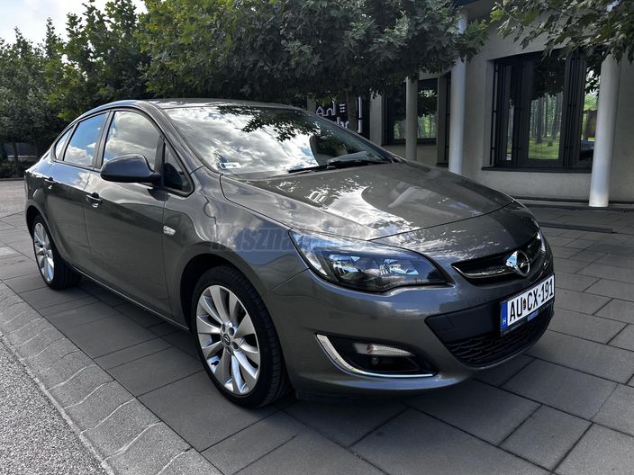 OPEL ASTRA J 1.6 Cosmo EURO6