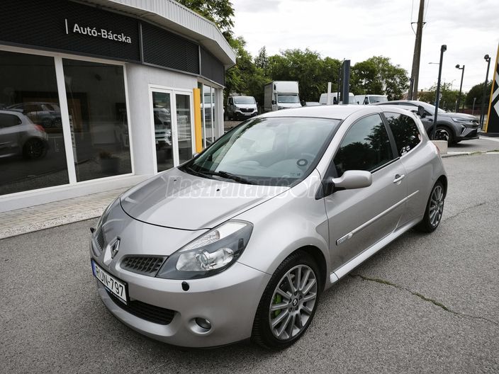 RENAULT CLIO 2.0 16V Sport