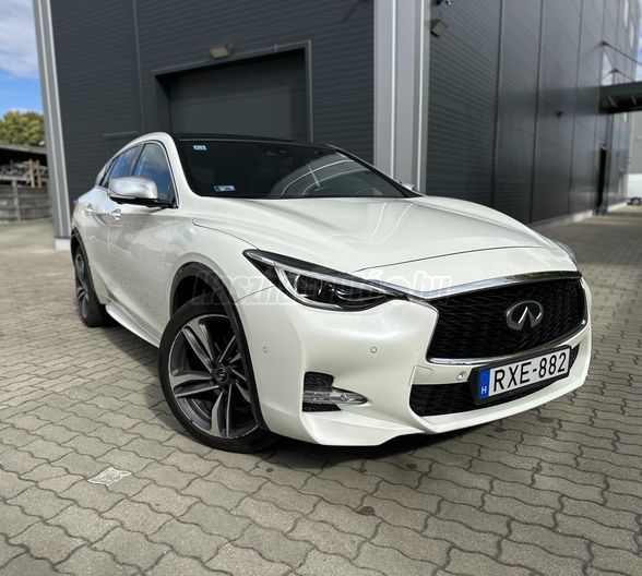 INFINITI Q30 2.2d Sport City Black DCT