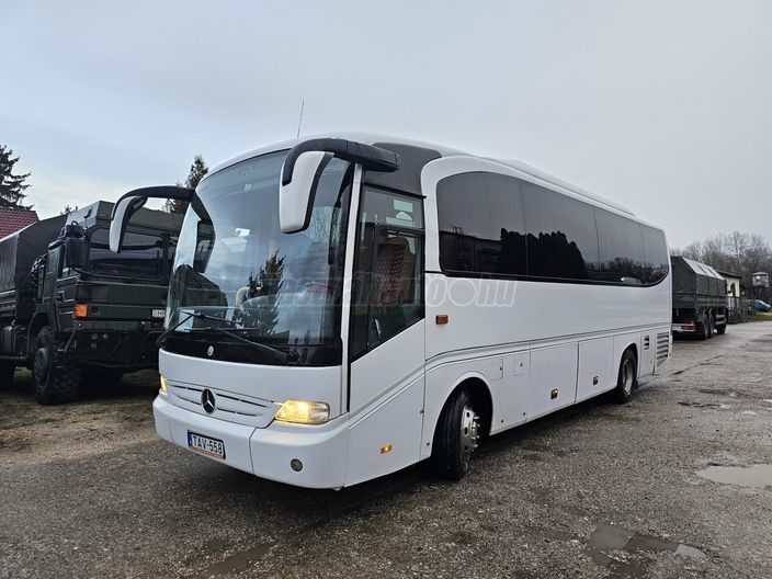 MERCEDES-BENZ Tourino 33 + 1 Fő