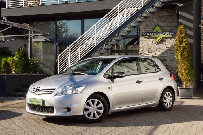 www.martincar.hu további 77 db Extra HD fénykép az AURIS minden apró részletéről !!