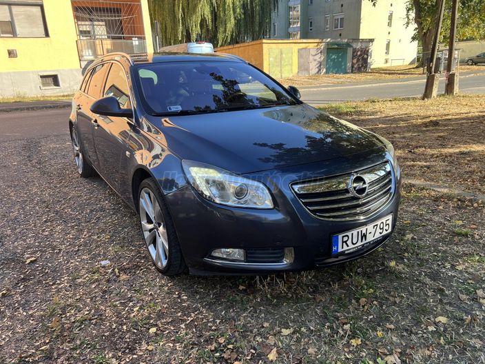 OPEL INSIGNIA Sports Tourer 2.0 CDTI Cosmo AWD (Automata)