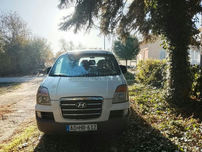 HYUNDAI H-1 STAREX 2.5 CRDI (9 személyes )