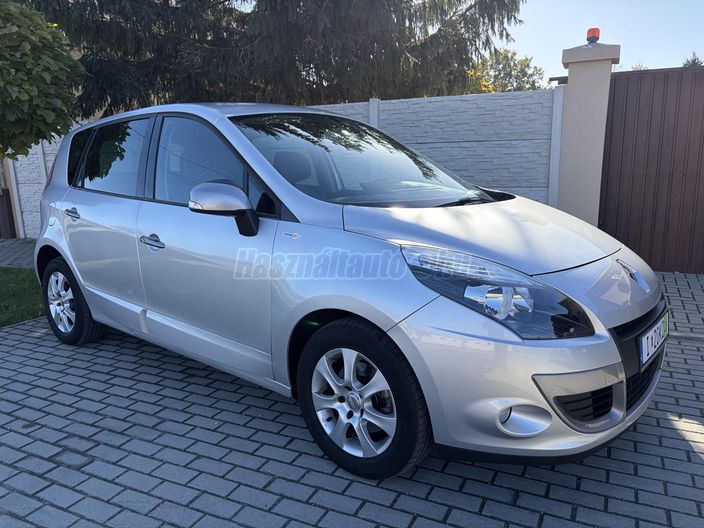 RENAULT SCENIC Scénic 1.5 dCi TomTom EDC