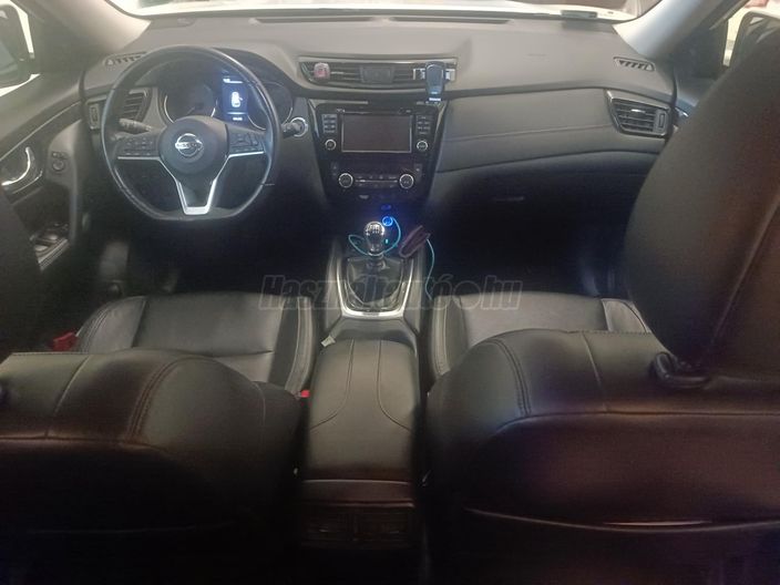 NISSAN X-TRAIL 1.7 dCi Tekna (7 személyes )