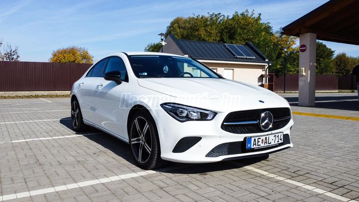MERCEDES-BENZ CLA 180 7G-DCT