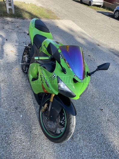 KAWASAKI ZX-6R (NINJA)