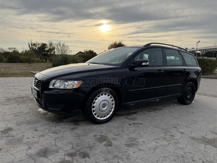 VOLVO V50 2.0 D Momentum Powershift