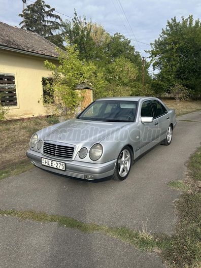 MERCEDES-BENZ E 290 TD Classic
