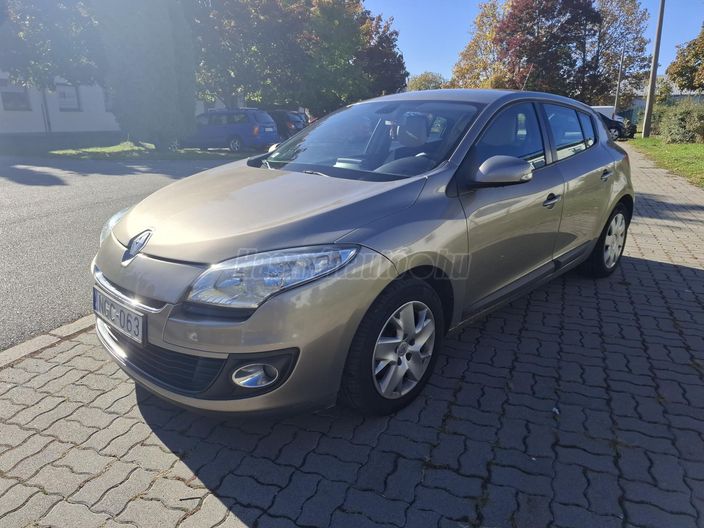 RENAULT MEGANE 1.5 dCi Dynamique EDC