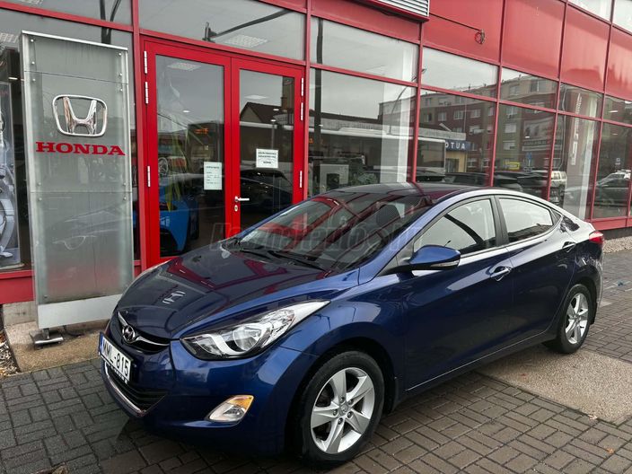 HYUNDAI ELANTRA 1.6i Life (Automata)