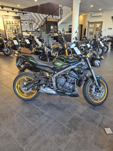 TRIUMPH STREET TRIPLE