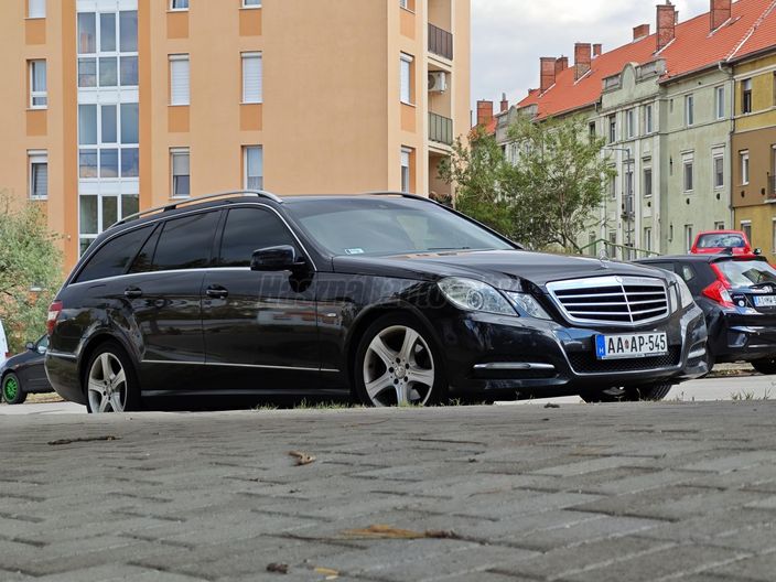 MERCEDES-BENZ E 220 CDI T BlueEFFICIENCY Avantgarde (Automata)