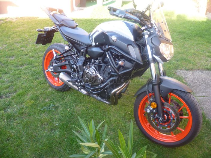 YAMAHA MT-07