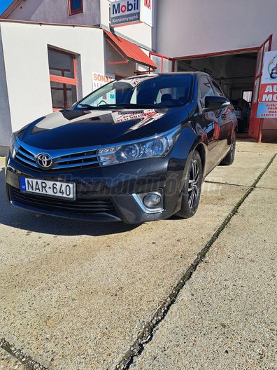 TOYOTA COROLLA Sedan 1.6 Live