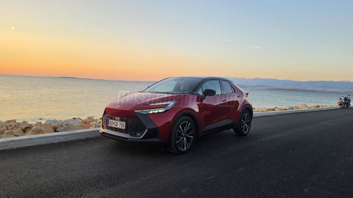 TOYOTA C-HR 2.0 PHEV Executive e-CVT