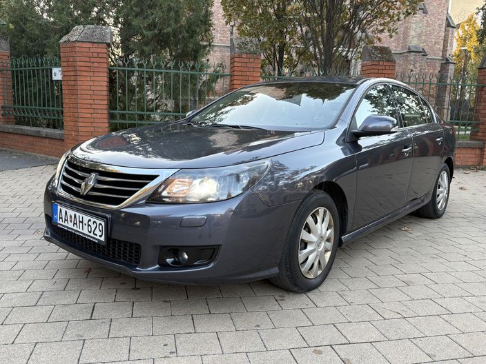 RENAULT LATITUDE 2.0 dCi Privilege