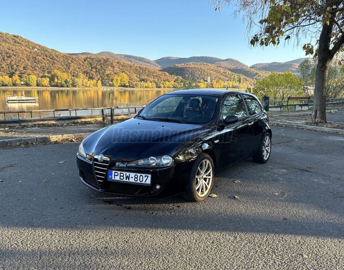 ALFA ROMEO 147 2.0 T. Spark Distinctive