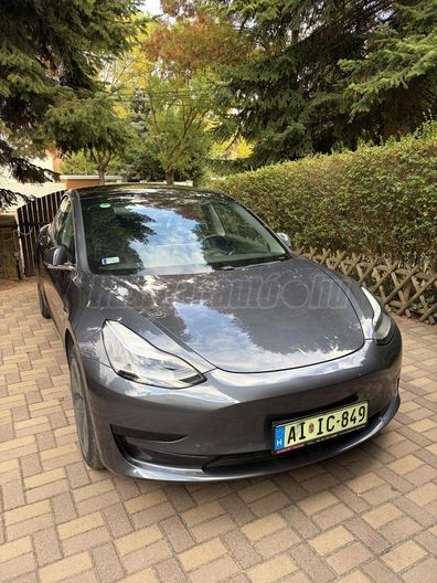 TESLA MODEL 3 Standard Range Plus Aut