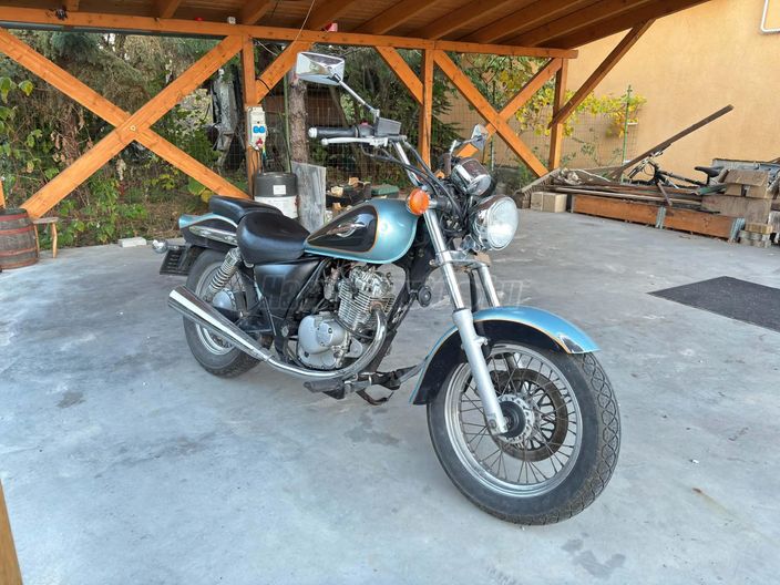 SUZUKI GZ 125 (MARAUDER)