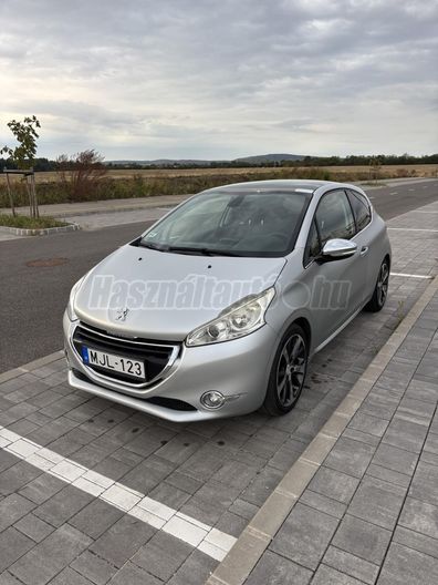 PEUGEOT 208 1.6 VTi Allure