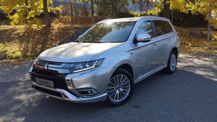MITSUBISHI OUTLANDER 2.4 PHEV Elegance 4WD CVT