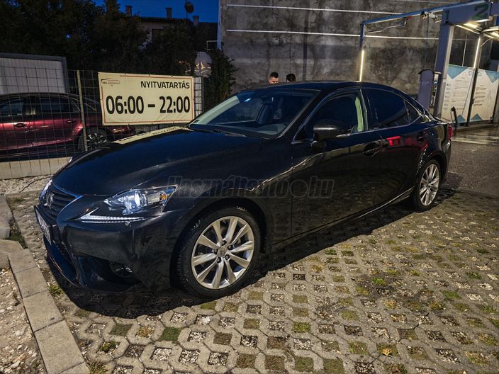LEXUS IS 300h Comfort&Navigation (Automata)