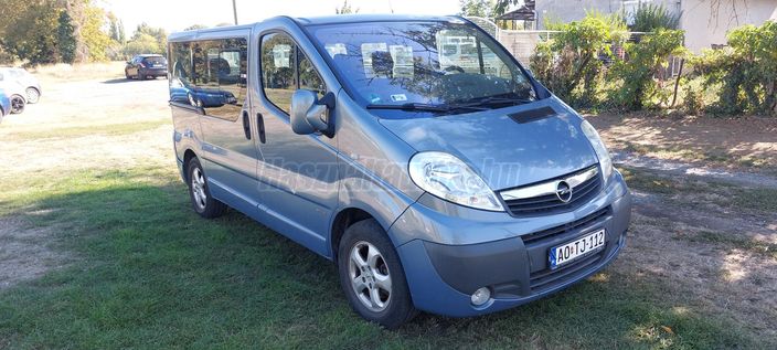 OPEL VIVARO 2.5 CDTI Tour Cosmo L1H1 2.7t