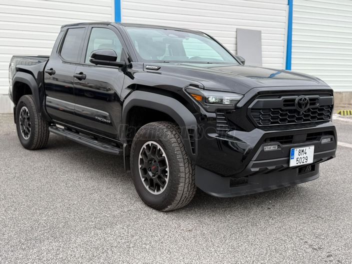 TOYOTA TACOMA