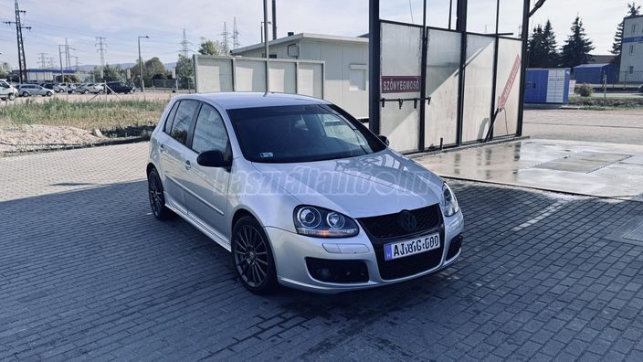 VOLKSWAGEN GOLF V 1.6 FSI Sportline