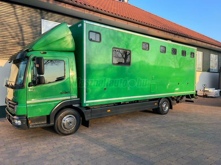 MERCEDES-BENZ Atego 1018 - Horse transporter
