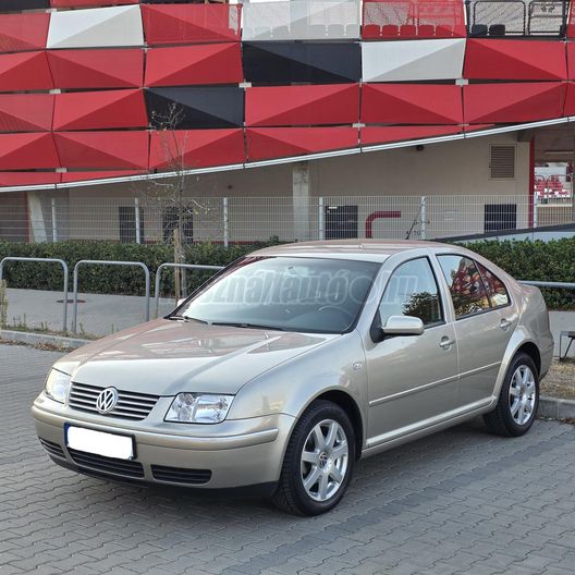 VOLKSWAGEN BORA 1.6 Pacific