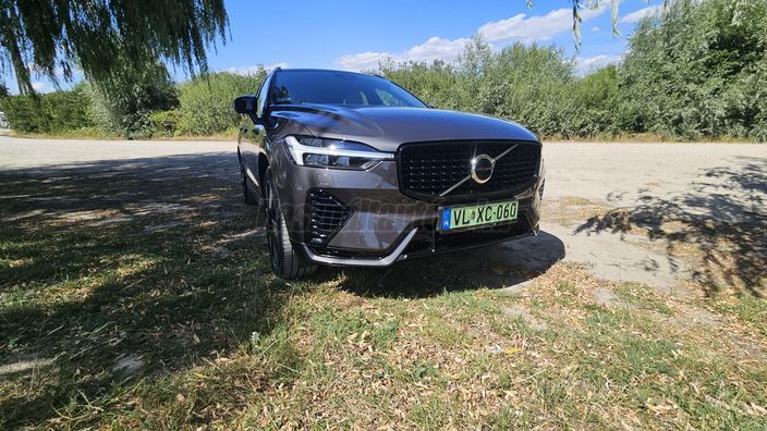 VOLVO XC60 2.0 [T6] Ultra Dark AWD Geartronic