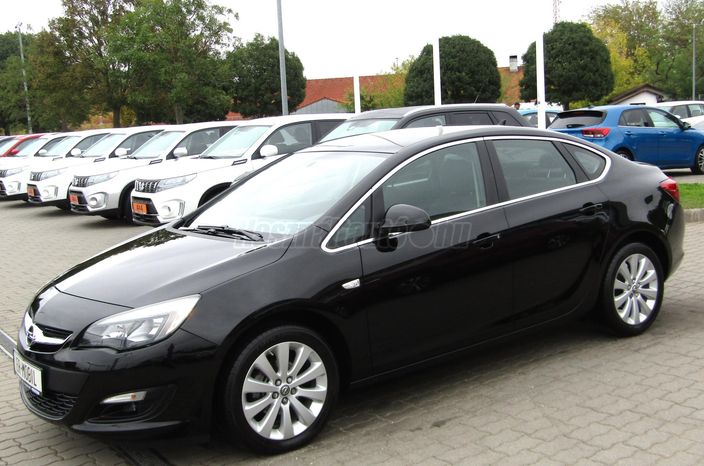 OPEL ASTRA J Sedan 1.4 T Enjoy