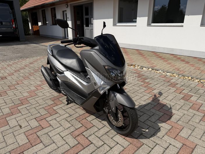 YAMAHA NMAX