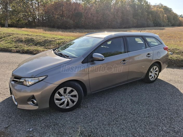 TOYOTA AURIS 1.4 D-4D Active