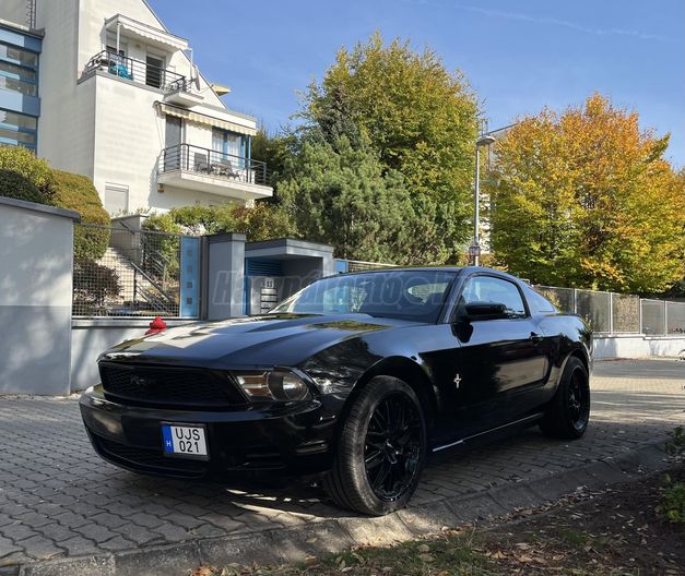FORD MUSTANG Fastback 4.0 V6