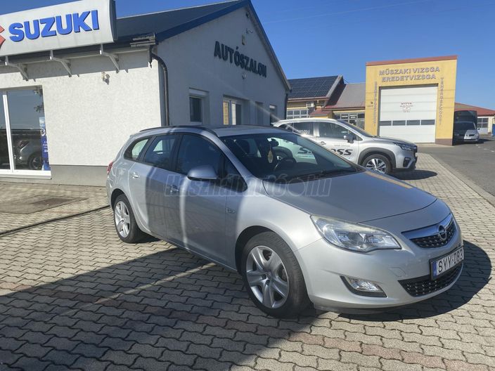 OPEL ASTRA J 1.4 T Sport
