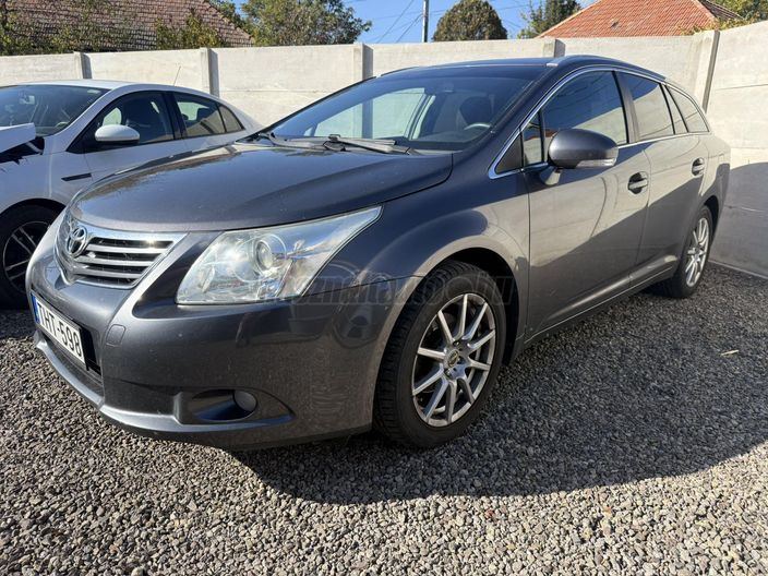 TOYOTA AVENSIS Wagon 1.8 Sol
